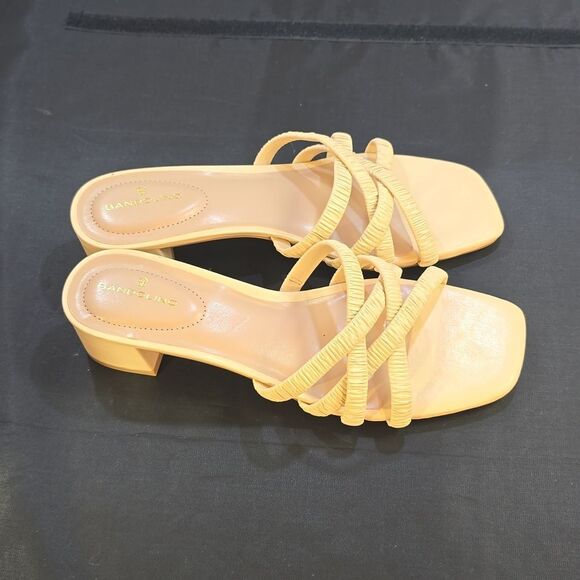 BRAND NEW BANDOLINO WOMEN'S RUN RUN 3 FAUX LEATHER CRISS-CROSS SLIDE SANDALS - Picture 10 of 16